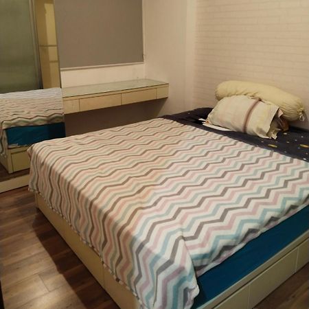 Santi Room For Rent Surabaya Kültér fotó